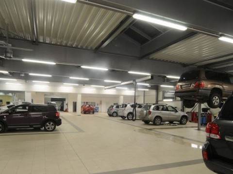 Autosalón Toyota, Komárno | Comklima.sk - Referencie